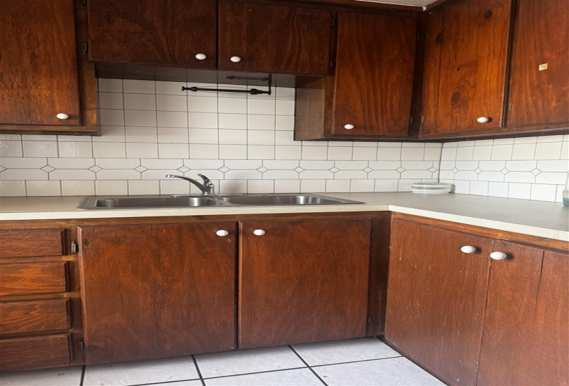 4 Bedrooms Bedrooms, 0 ,2 BathroomsBathrooms,Residential,Single Family,Husband,2,133041