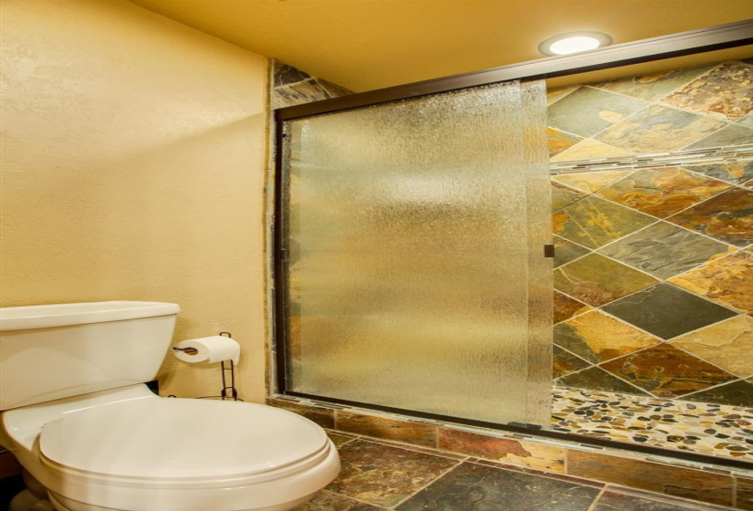 4 Bedrooms Bedrooms, 0 ,3 BathroomsBathrooms,Residential,Single Family,Robertson Rd,1,133043