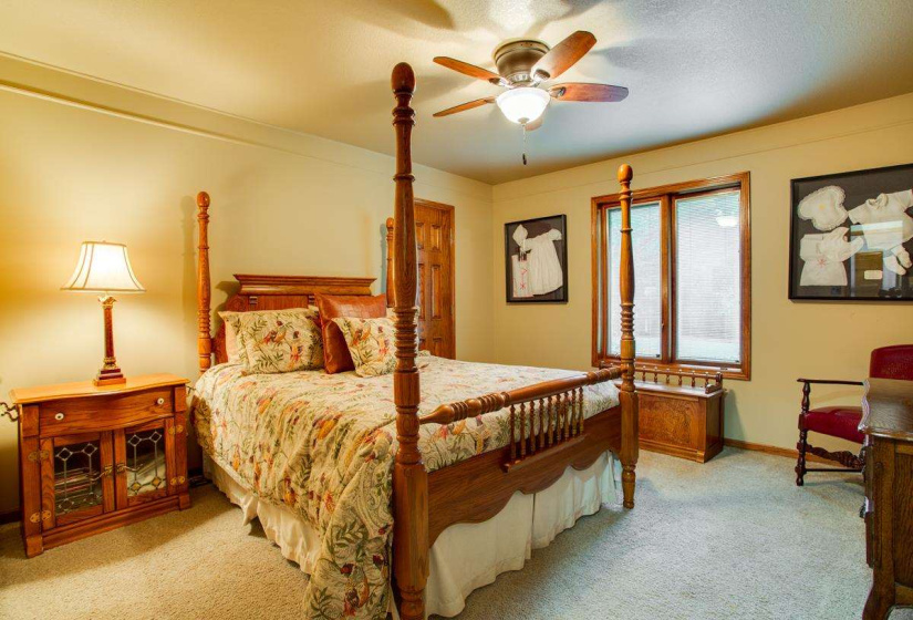 4 Bedrooms Bedrooms, 0 ,3 BathroomsBathrooms,Residential,Single Family,Robertson Rd,1,133043