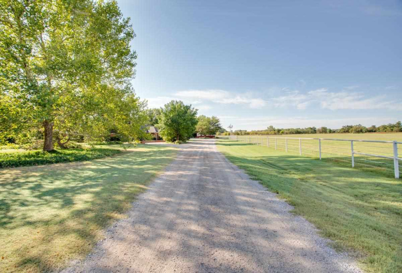 4 Bedrooms Bedrooms, 0 ,3 BathroomsBathrooms,Residential,Single Family,Robertson Rd,1,133043