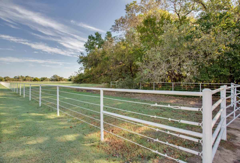 4 Bedrooms Bedrooms, 0 ,3 BathroomsBathrooms,Residential,Single Family,Robertson Rd,1,133043