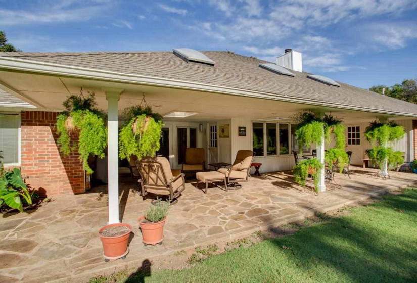 4 Bedrooms Bedrooms, 0 ,3 BathroomsBathrooms,Residential,Single Family,Robertson Rd,1,133043