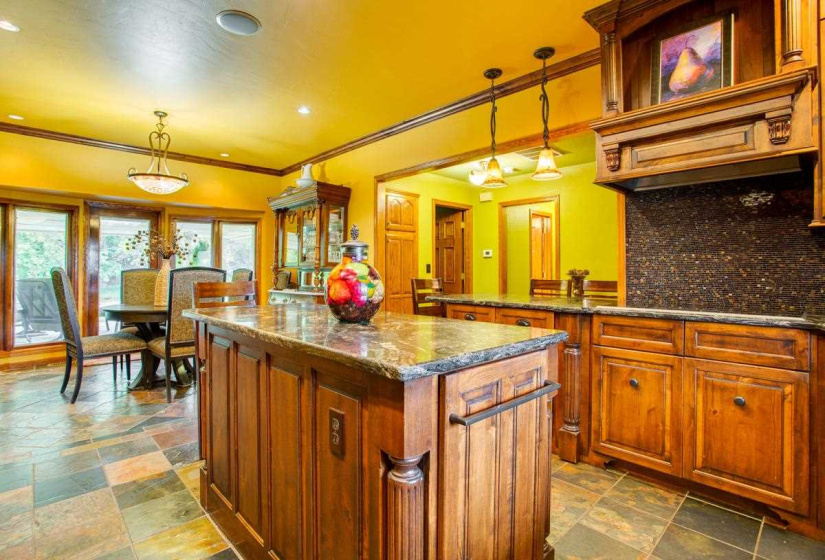 4 Bedrooms Bedrooms, 0 ,3 BathroomsBathrooms,Residential,Single Family,Robertson Rd,1,133043