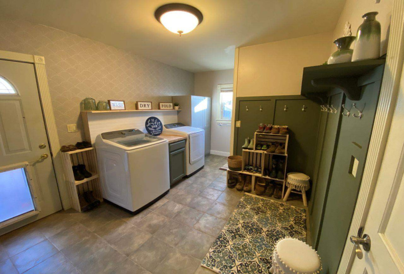 3 Bedrooms Bedrooms, 0 ,3 BathroomsBathrooms,Residential,Single Family,Grand,2,133044