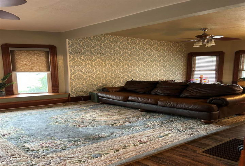 3 Bedrooms Bedrooms, 0 ,3 BathroomsBathrooms,Residential,Single Family,Grand,2,133044