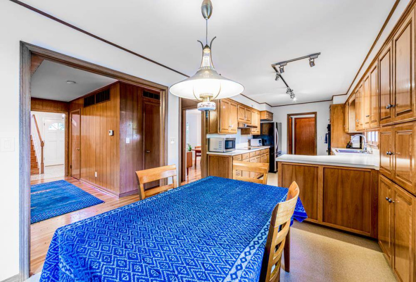 4 Bedrooms Bedrooms, 0 ,3 BathroomsBathrooms,Residential,Single Family,Eyler,2,133045