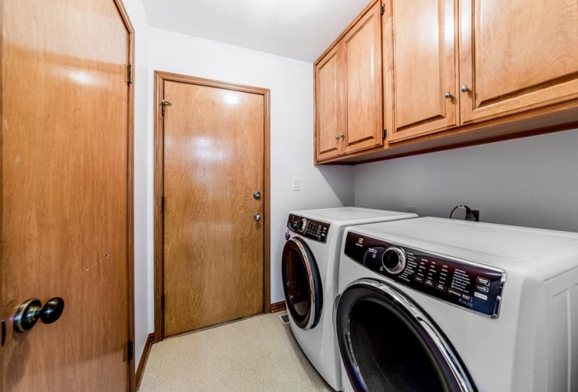 4 Bedrooms Bedrooms, 0 ,3 BathroomsBathrooms,Residential,Single Family,Eyler,2,133045