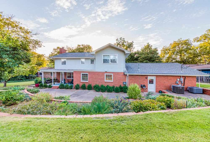 4 Bedrooms Bedrooms, 0 ,3 BathroomsBathrooms,Residential,Single Family,Eyler,2,133045