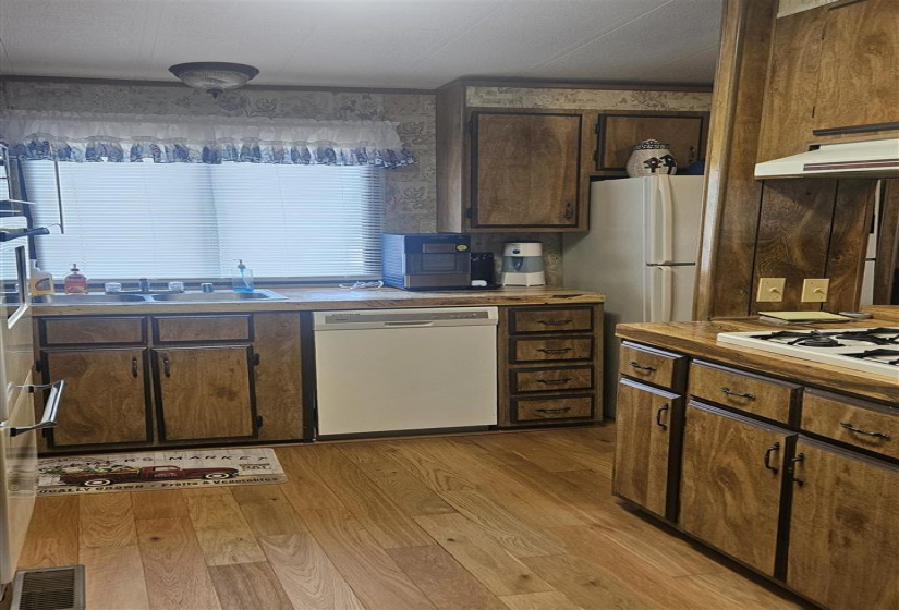 3 Bedrooms Bedrooms, 0 ,2 BathroomsBathrooms,Residential,Modular,Old Main,1,133052