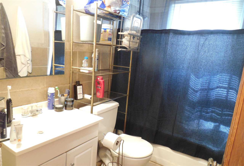 5 Bedrooms Bedrooms, 0 ,3 BathroomsBathrooms,Residential,Single Family,10th,1,133056