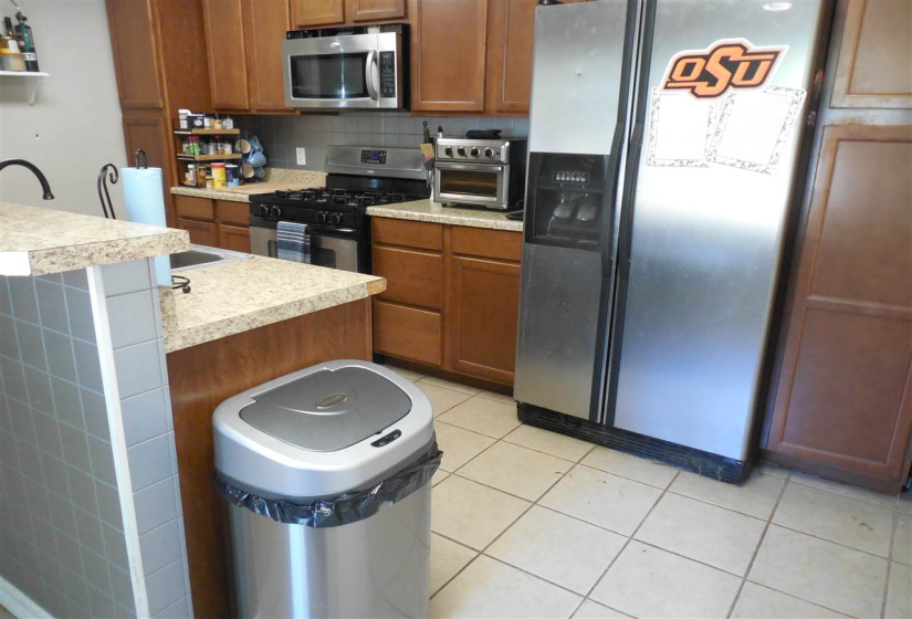 5 Bedrooms Bedrooms, 0 ,3 BathroomsBathrooms,Residential,Single Family,10th,1,133056