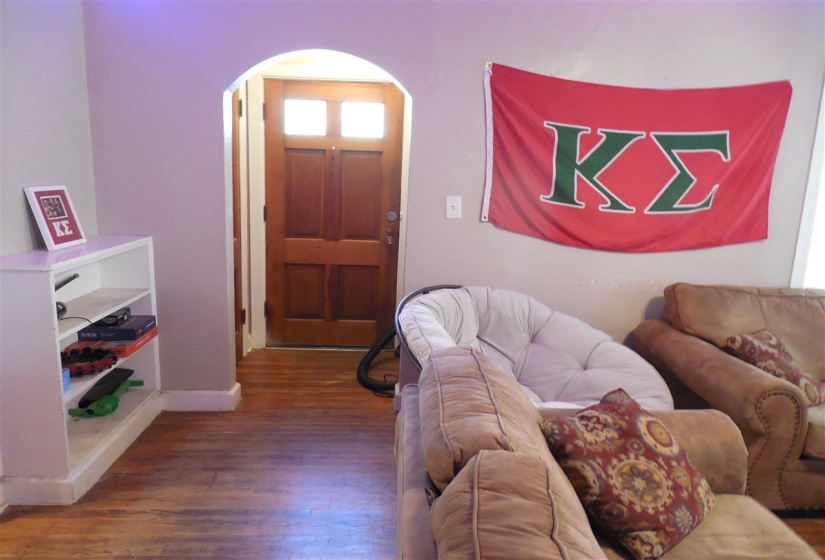 5 Bedrooms Bedrooms, 0 ,3 BathroomsBathrooms,Residential,Single Family,10th,1,133056