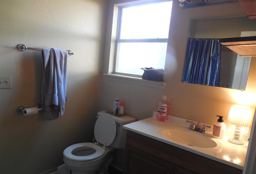 5 Bedrooms Bedrooms, 0 ,3 BathroomsBathrooms,Residential,Single Family,10th,1,133056