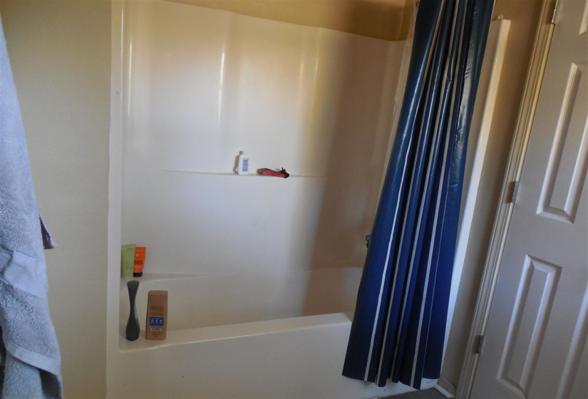 5 Bedrooms Bedrooms, 0 ,3 BathroomsBathrooms,Residential,Single Family,10th,1,133056