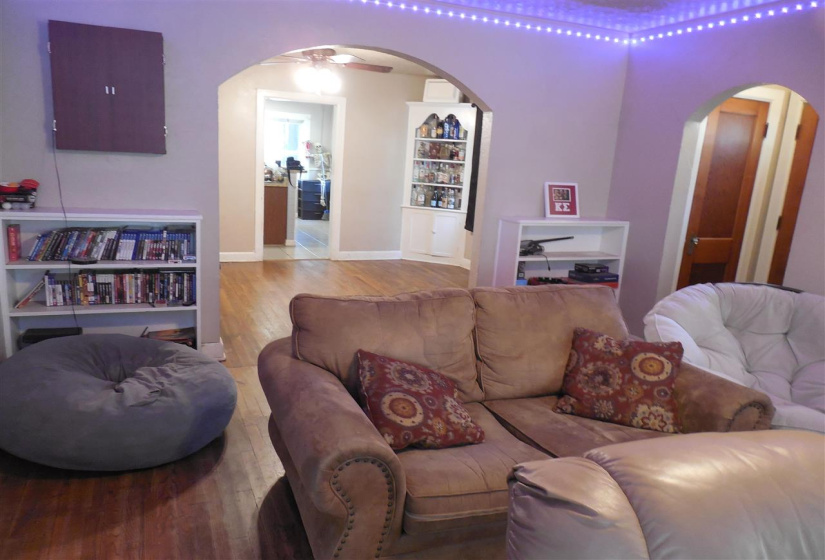 5 Bedrooms Bedrooms, 0 ,3 BathroomsBathrooms,Residential,Single Family,10th,1,133056