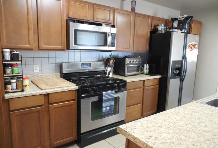 5 Bedrooms Bedrooms, 0 ,3 BathroomsBathrooms,Residential,Single Family,10th,1,133056