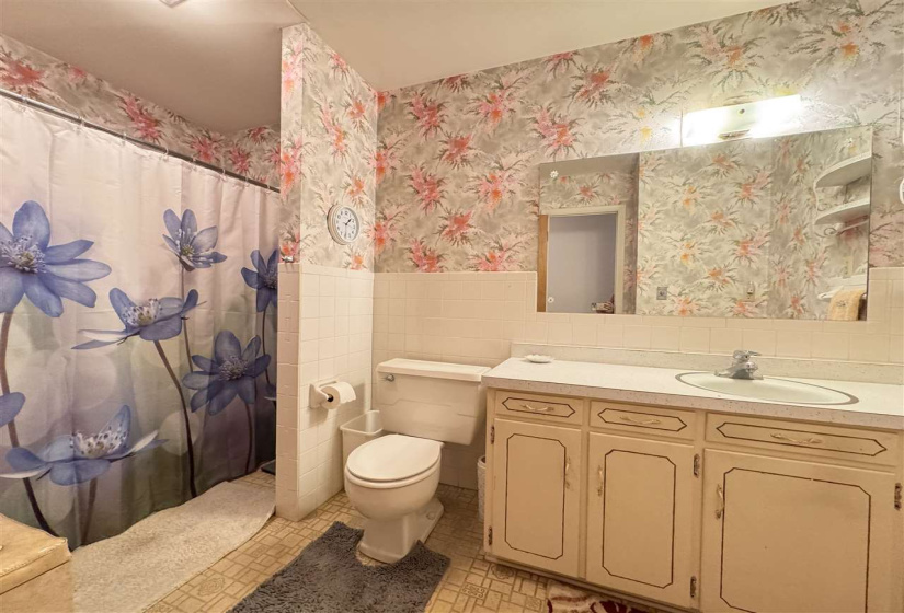 3 Bedrooms Bedrooms, 0 ,2 BathroomsBathrooms,Residential,Single Family,Howerton,1,133058