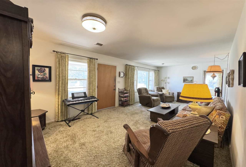3 Bedrooms Bedrooms, 0 ,2 BathroomsBathrooms,Residential,Single Family,Howerton,1,133058