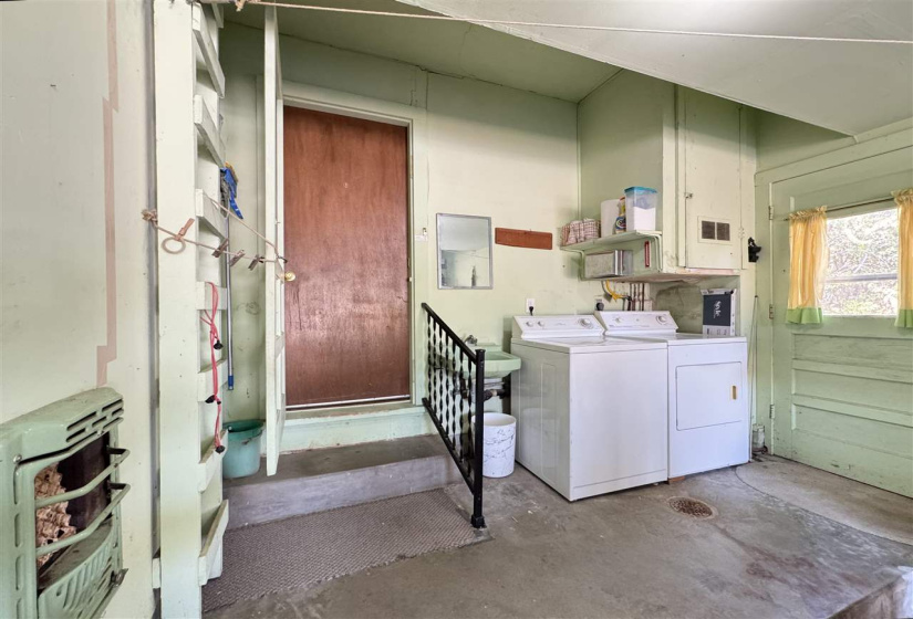 3 Bedrooms Bedrooms, 0 ,2 BathroomsBathrooms,Residential,Single Family,Howerton,1,133058
