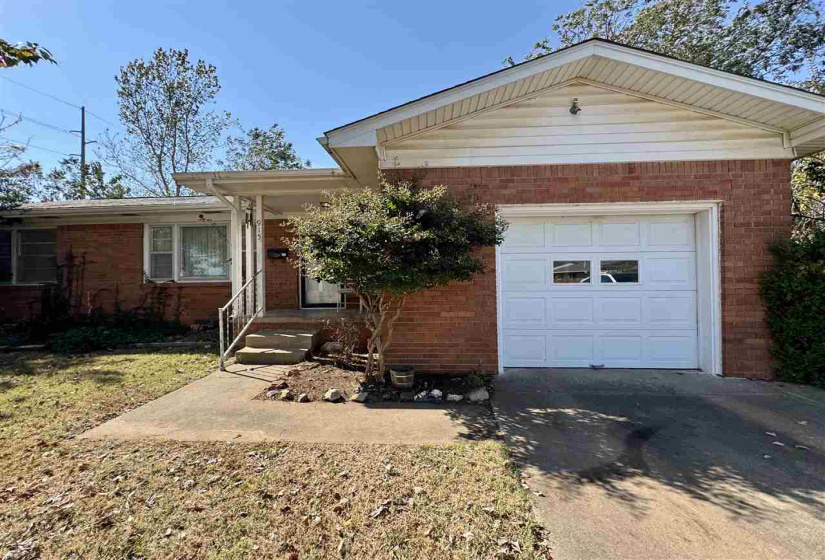 3 Bedrooms Bedrooms, 0 ,2 BathroomsBathrooms,Residential,Single Family,Howerton,1,133058
