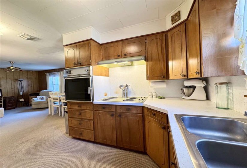 3 Bedrooms Bedrooms, 0 ,2 BathroomsBathrooms,Residential,Single Family,Howerton,1,133058