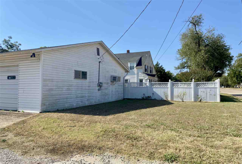 4 Bedrooms Bedrooms, 0 ,1 BathroomBathrooms,Residential,Single Family,Monroe,1.5,133059