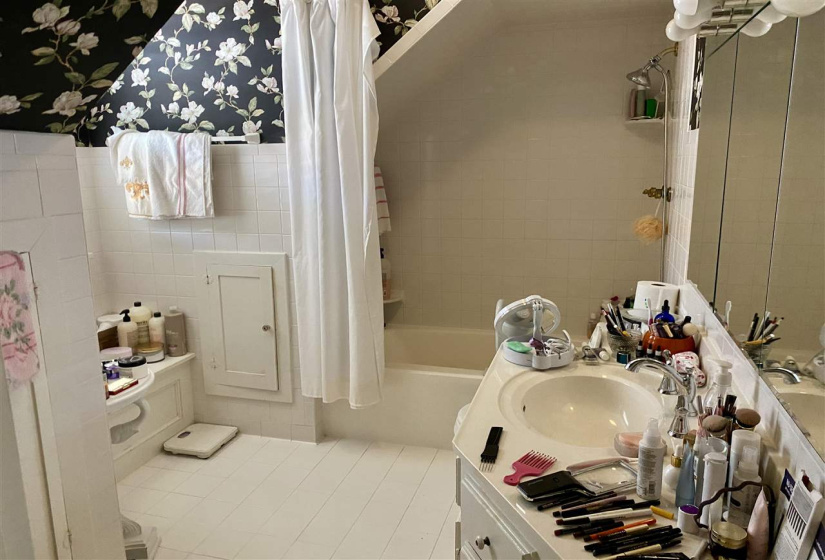 4 Bedrooms Bedrooms, 0 ,1 BathroomBathrooms,Residential,Single Family,Monroe,1.5,133059