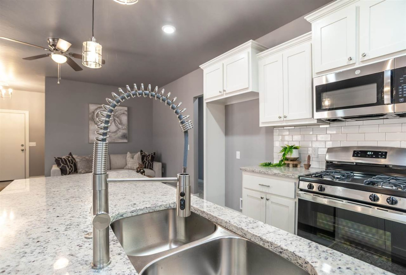 3 Bedrooms Bedrooms, 0 ,2 BathroomsBathrooms,Residential,Single Family,Grove,1,133101