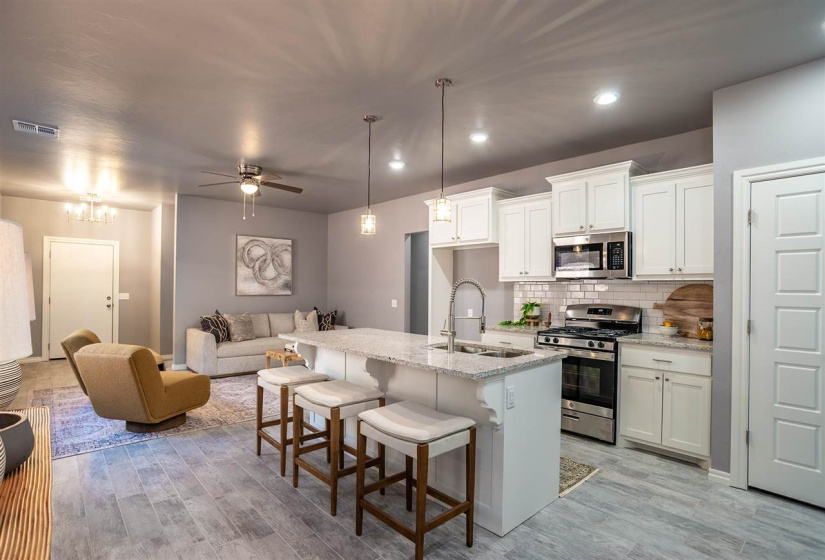 3 Bedrooms Bedrooms, 0 ,2 BathroomsBathrooms,Residential,Single Family,Grove,1,133101