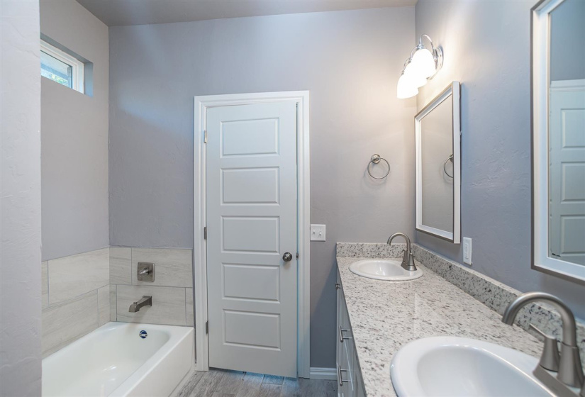 3 Bedrooms Bedrooms, 0 ,2 BathroomsBathrooms,Residential,Single Family,Grove,1,133101