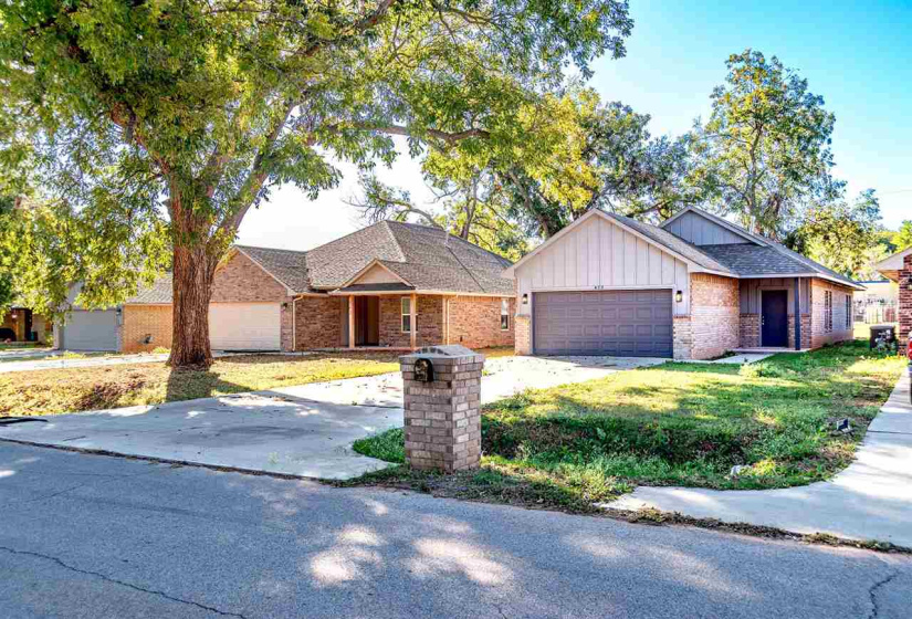 3 Bedrooms Bedrooms, 0 ,2 BathroomsBathrooms,Residential,Single Family,Grove,1,133101