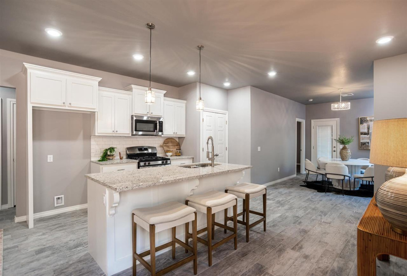 3 Bedrooms Bedrooms, 0 ,2 BathroomsBathrooms,Residential,Single Family,Grove,1,133101