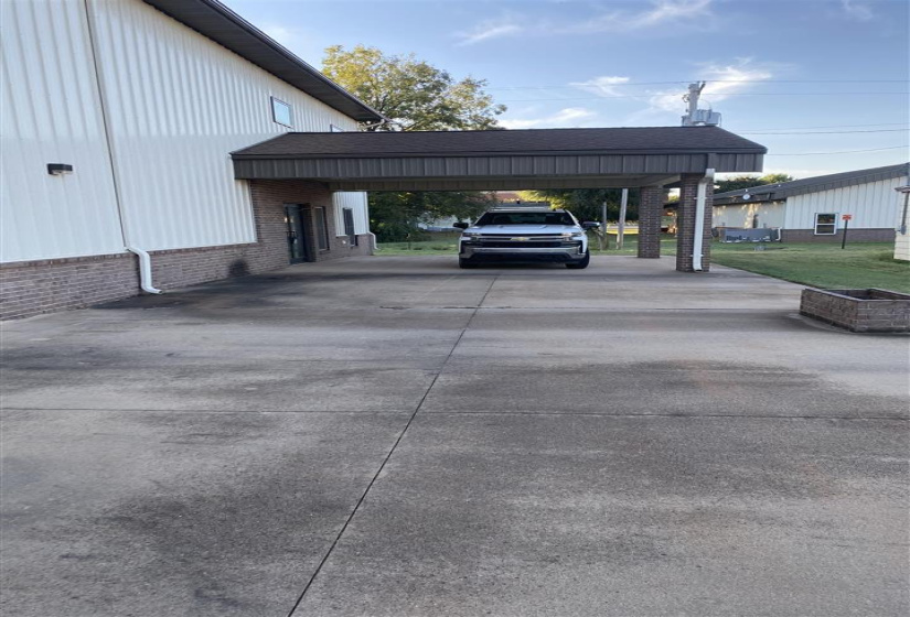 5 Bedrooms Bedrooms, 0 ,0,Residential,Single Family,Baty,2,133105