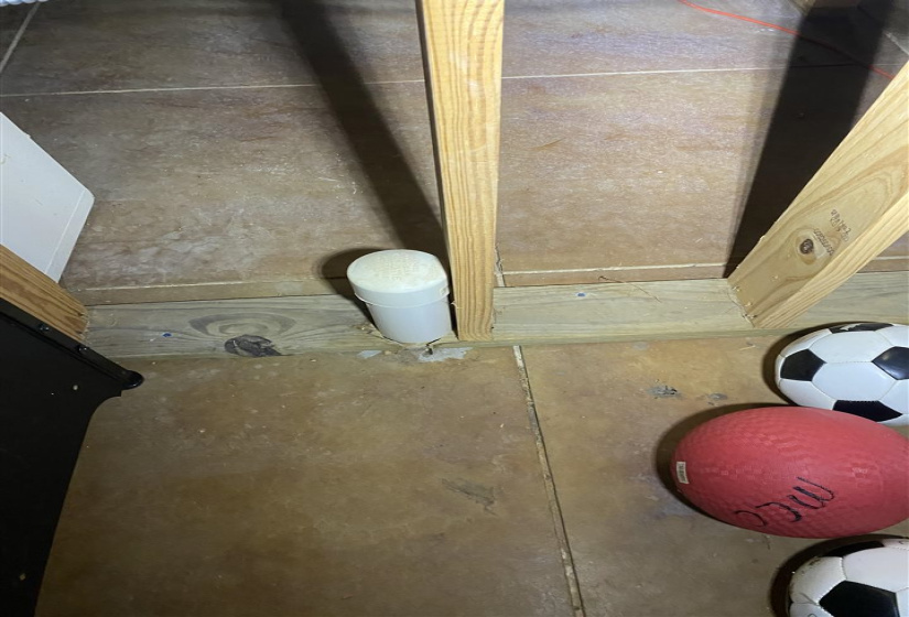 5 Bedrooms Bedrooms, 0 ,0,Residential,Single Family,Baty,2,133105