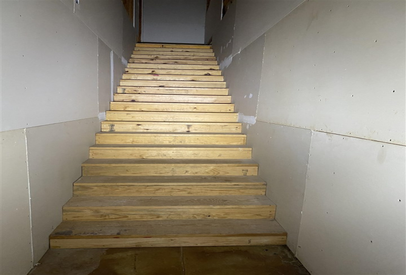 5 Bedrooms Bedrooms, 0 ,0,Residential,Single Family,Baty,2,133105