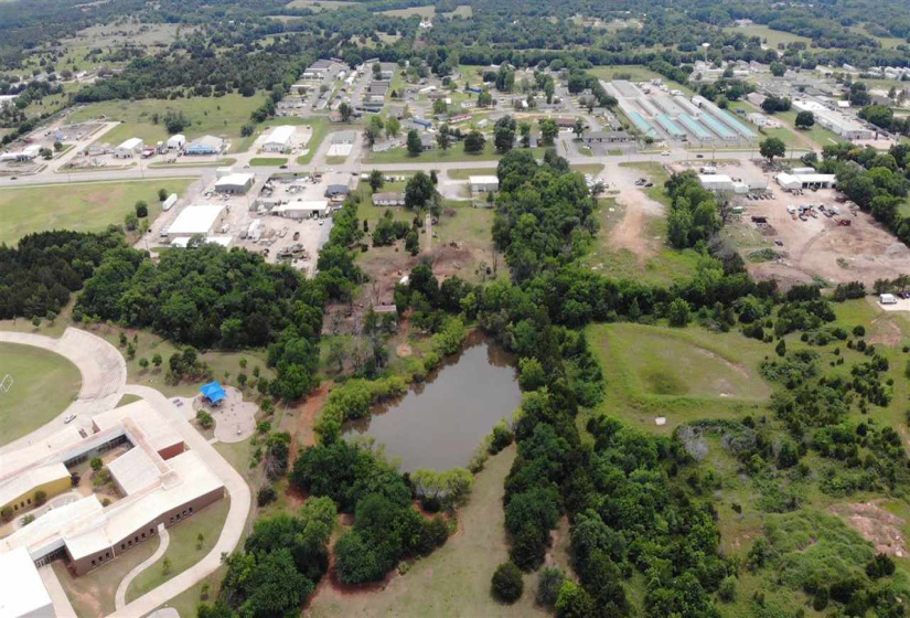 0 , 0 ,50 BathroomsBathrooms,Commercial/industrial,Commercial,6th,1,132916