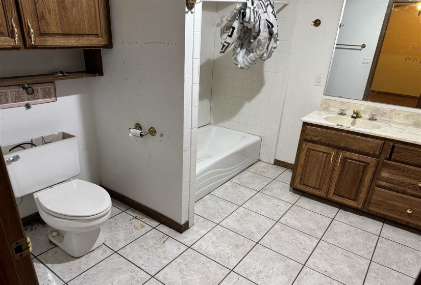 4 Bedrooms Bedrooms, 0 ,4 BathroomsBathrooms,Residential,Single Family,9th,1,133112