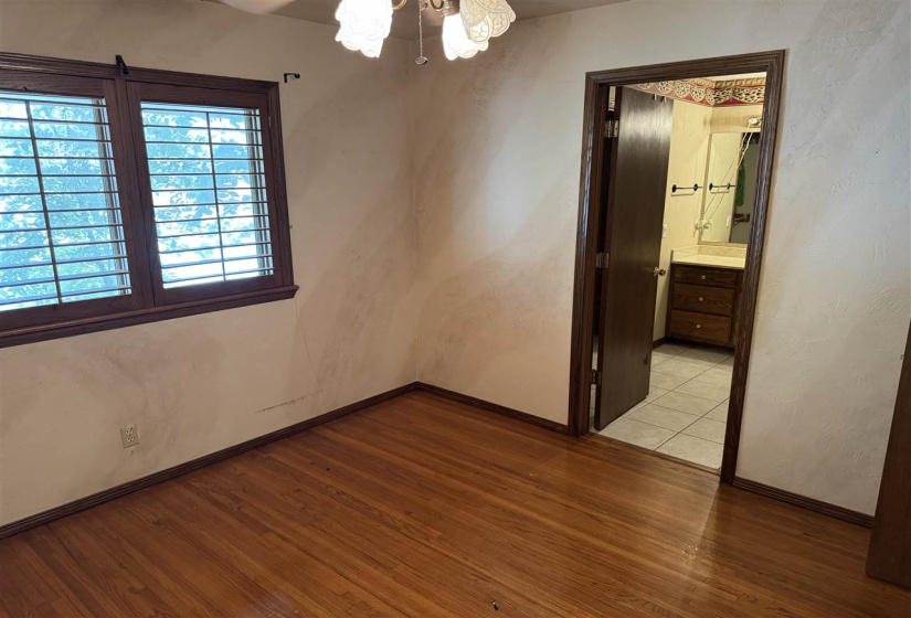 4 Bedrooms Bedrooms, 0 ,4 BathroomsBathrooms,Residential,Single Family,9th,1,133112