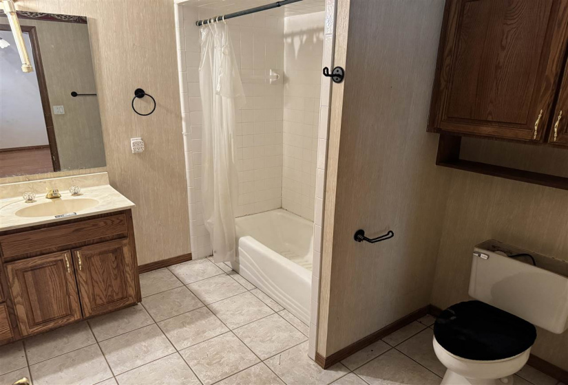 4 Bedrooms Bedrooms, 0 ,4 BathroomsBathrooms,Residential,Single Family,9th,1,133112