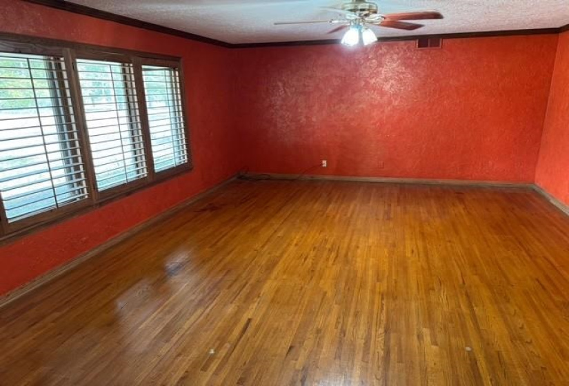 4 Bedrooms Bedrooms, 0 ,4 BathroomsBathrooms,Residential,Single Family,9th,1,133112