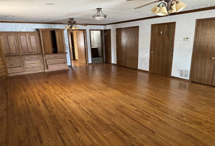 4 Bedrooms Bedrooms, 0 ,4 BathroomsBathrooms,Residential,Single Family,9th,1,133112