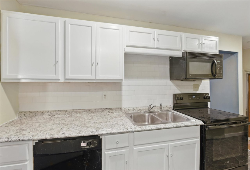 1 Bedroom Bedrooms, 0 ,2 BathroomsBathrooms,Residential,Single Family,Broadway,2,133116