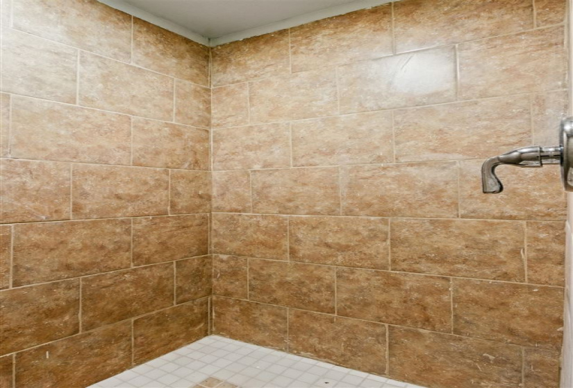 1 Bedroom Bedrooms, 0 ,2 BathroomsBathrooms,Residential,Single Family,Broadway,2,133116