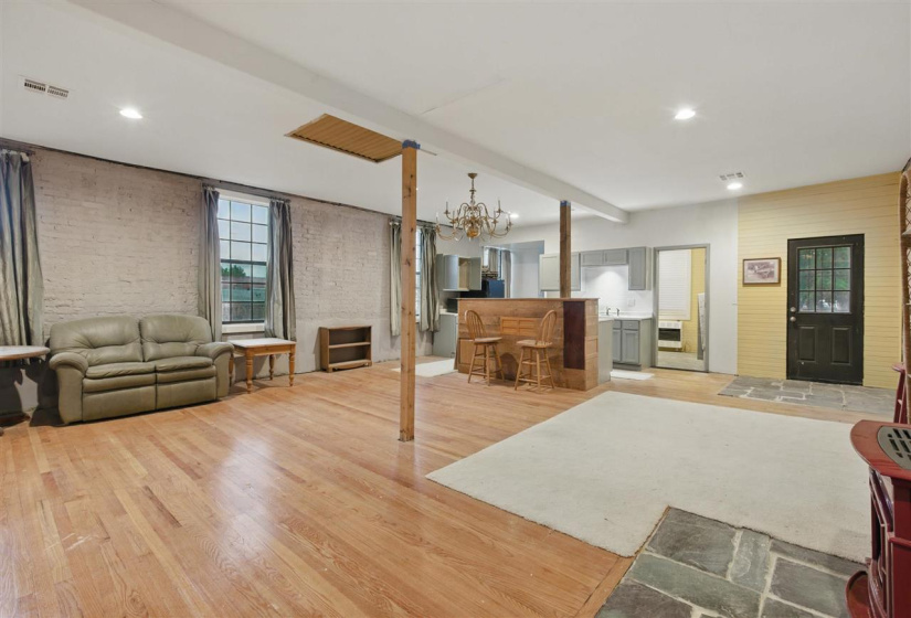 1 Bedroom Bedrooms, 0 ,2 BathroomsBathrooms,Residential,Single Family,Broadway,2,133116