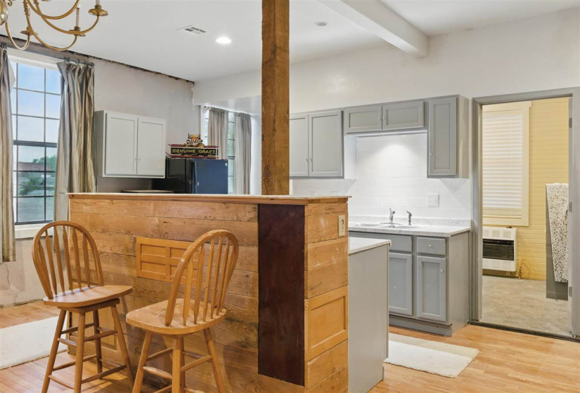 1 Bedroom Bedrooms, 0 ,2 BathroomsBathrooms,Residential,Single Family,Broadway,2,133116