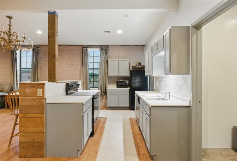 1 Bedroom Bedrooms, 0 ,2 BathroomsBathrooms,Residential,Single Family,Broadway,2,133116