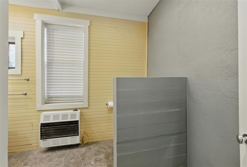 1 Bedroom Bedrooms, 0 ,2 BathroomsBathrooms,Residential,Single Family,Broadway,2,133116