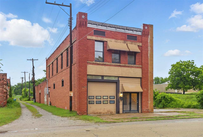 1 Bedroom Bedrooms, 0 ,2 BathroomsBathrooms,Residential,Single Family,Broadway,2,133116