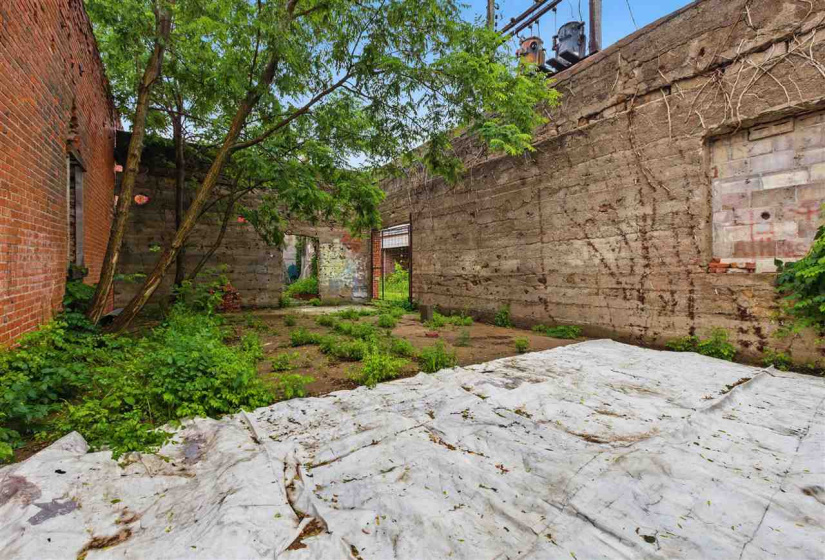 1 Bedroom Bedrooms, 0 ,2 BathroomsBathrooms,Residential,Single Family,Broadway,2,133116