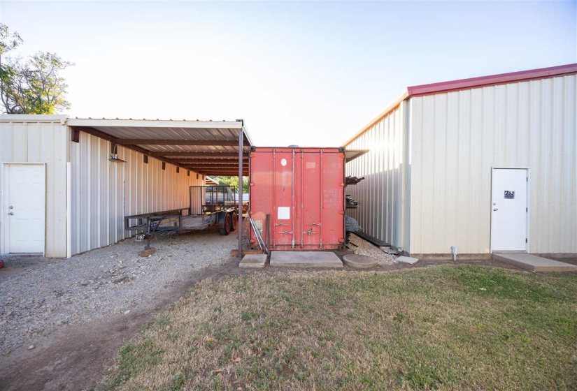 0 , 0 ,6 BathroomsBathrooms,Commercial/industrial,Commercial,Pine,1,133118